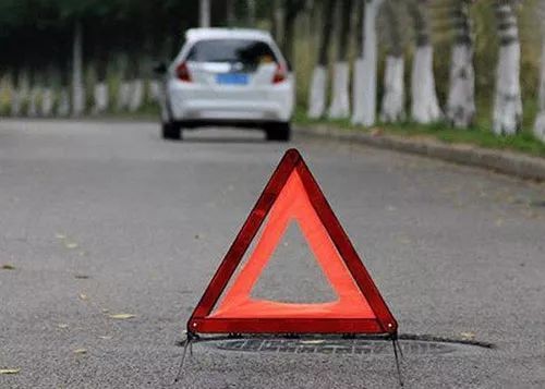 快过年了,小编希望大家都 平平安安回家,高高兴兴过节!!