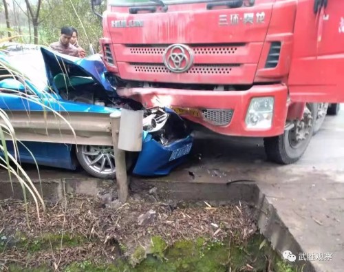 车祸现场图（网友提供）