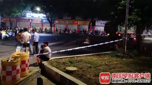 泥头车又夺命！南宁新阳明秀路口车祸致2人死亡，现场一片狼藉