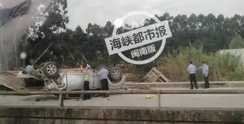 突发！福建惠安土方车与皮卡车相撞，1死8伤！