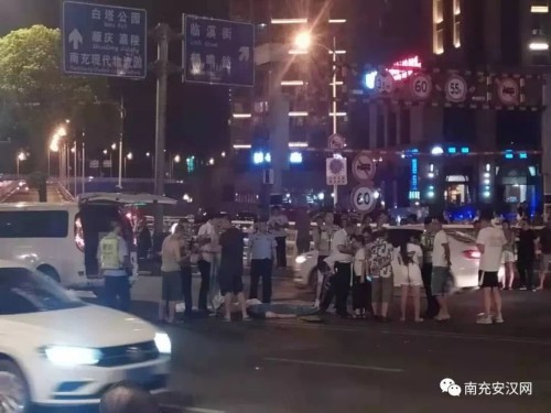 突发，南充江东大道发生车祸，造成一人死亡！