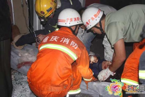重庆渝湘高速发生车祸3名少女模特身亡(组图)