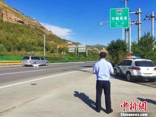 图为青海交通总队高速公路支队启用无人机参与高速公路交通管理。青海交警总队供图