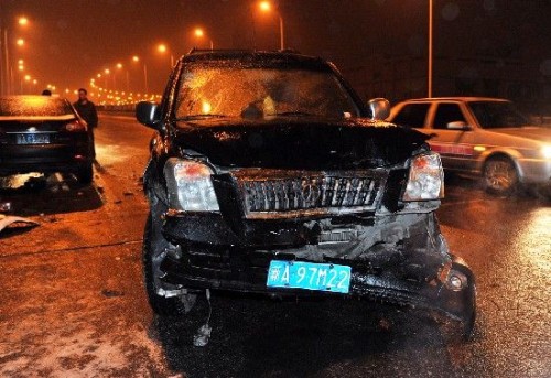 乌鲁木齐市昨日晚高峰多路段现交通事故北外环连发四起多车连环撞