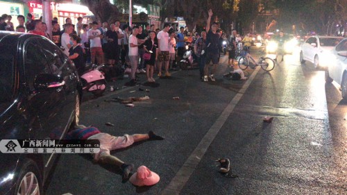 南宁市东葛葛村路口交通事故犯罪嫌疑人被批捕