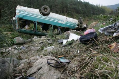 湖南绥宁县发生特大车祸12人死亡32人受伤