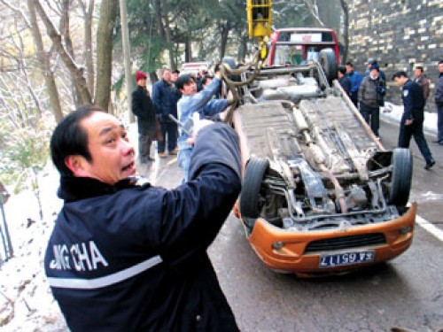 南京太平门龙脖子地段发生一起重大交通事故