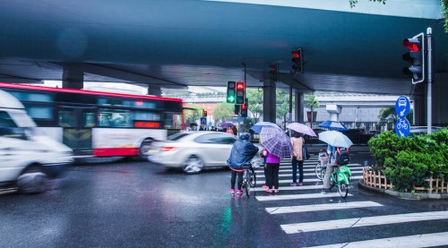 车上全险发生交通事故怎么办