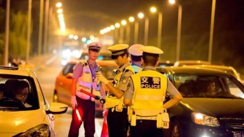 荆州交警严打酒驾醉驾，为期一年!