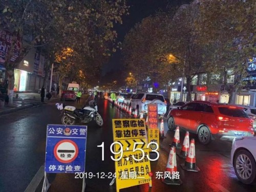 潜江交警全面打响全市冬季交通安全整治工作攻坚战