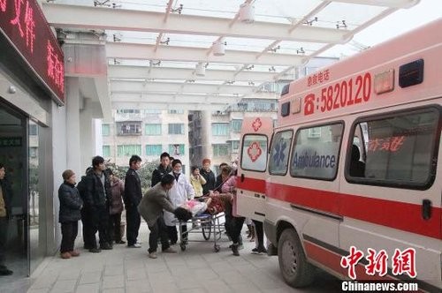 贵州道真重大交通事故13人遇难仍有3人病情危重