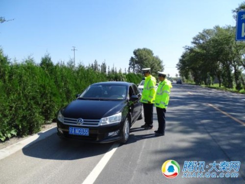 靖边交警集中整治307国道强超强会等交通违法行为