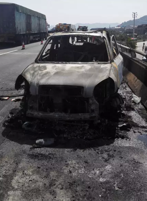 沈海高速惨烈车祸！温州车油箱爆燃 3名乘客遇难