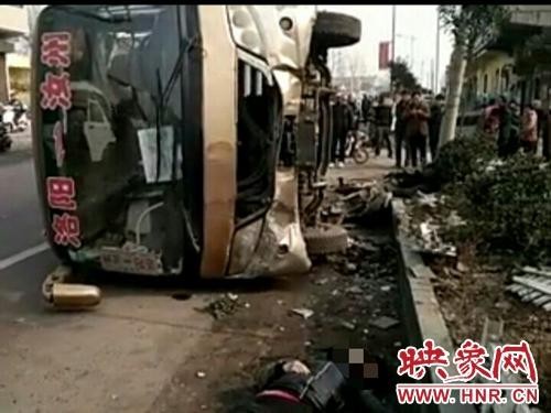 洛阳客车汝州境内发生交通事故 两名骑车女子死亡（图片来源映象网）