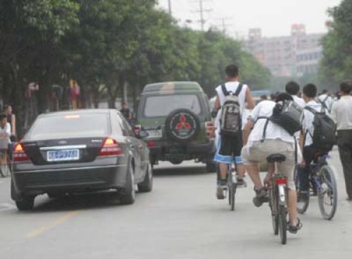 榕城中小学生道路安全调查(组图)