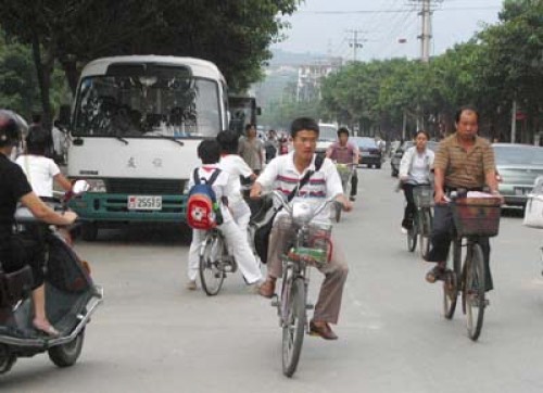 榕城中小学生道路安全调查(组图)