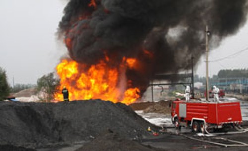 潍坊青州一地下原油池爆炸起火