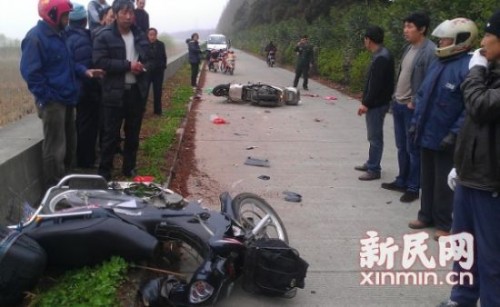 崇明发生一起交通事故致一死一伤。通讯员供图 