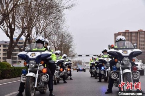图为河北交警路面执勤。警方供图