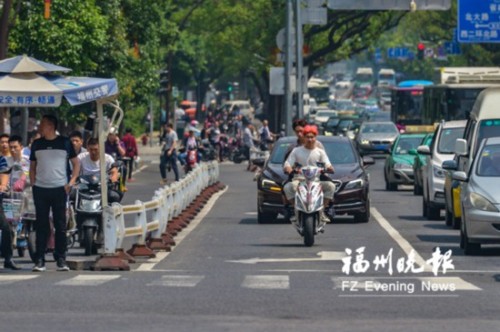 福州交警嚴查電動車交通違法　不按道行駛佔多數