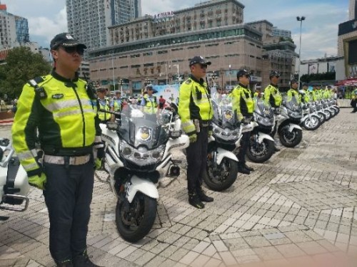 绵阳市“警保联动”启动仪式现场。 许绍军 摄