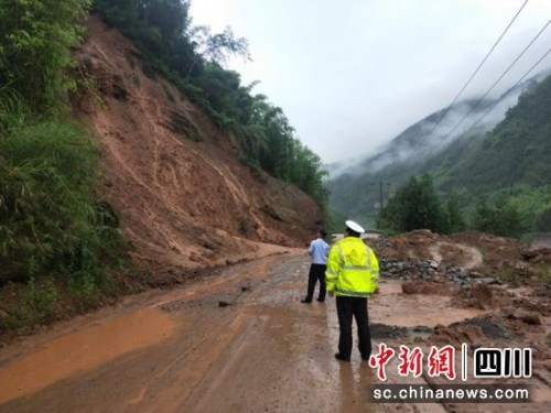 地质灾害点排查现场。(芦山警方供图)