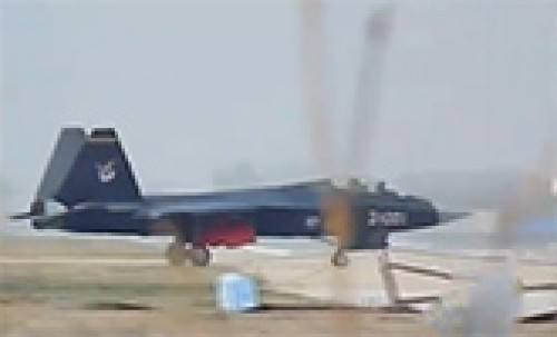 官媒曝中国新型机载雷达：技术赶超F-22
