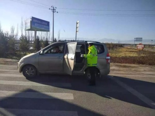 严厉打击！张掖交警冬季交通安全整治行动进行中！