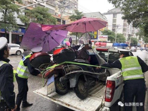 仙游一场雨，40多辆车被抓，交警：车上加装这个的统统扣留！