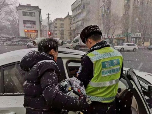 雪情就是命令！烟台交警全力防事故保畅通！