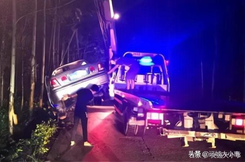 1家6口驾车坠河，客车被撞七零八落，3起惨烈车祸致21死3伤