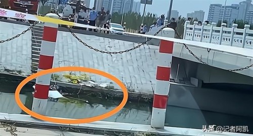 一场车祸4条人命，天津一小客车被撞后坠河，都是闯红灯惹的祸