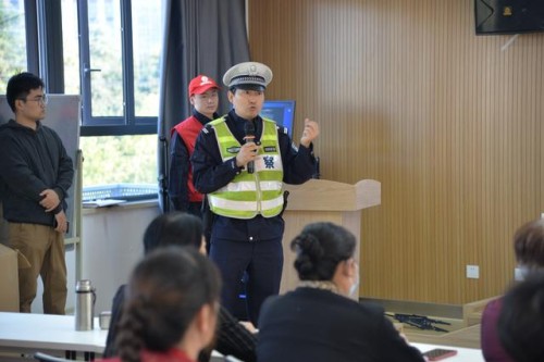 9个月18000多起交通事故 合肥经开交警向老年人发送“安全锦囊”