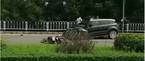 广东茂名多车相撞致1死3伤，目击者：路上散落着汽车轮胎