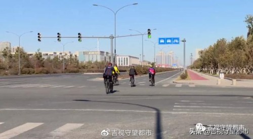 货车路口肇事，一名骑行者被撞身亡