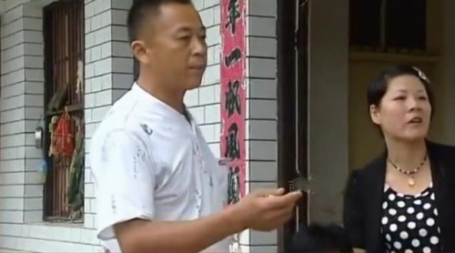妻子车祸高位截瘫，丈夫拿赔偿款买车买房：照顾她得看我们的心情