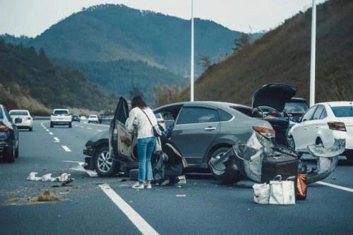 交通事故自救指南：这些知识，关键时刻能救命