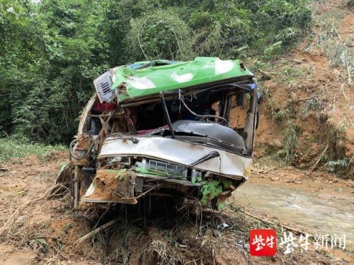 江苏游客老挝车祸事件，7名死者家属法援诉讼获赔465万余元