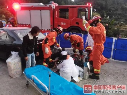 看着都痛！车祸中，金属管插入13岁伤者头部