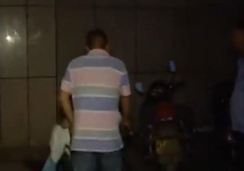 妻子车祸高位截瘫，丈夫拿赔偿款买车买房：照顾她得看我们的心情