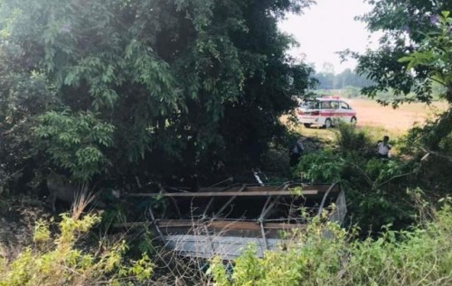 2人身亡，20多头牛“陪葬”！缅甸重要边贸公路上突发车祸酿惨剧