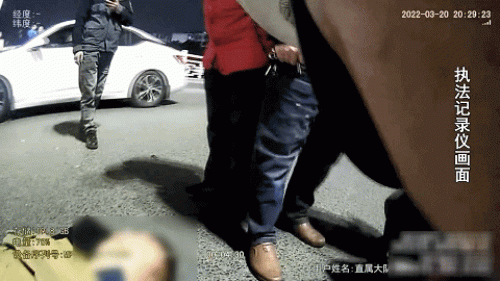 看着都疼！萍乡男子醉驾撞上限高杆，被叫醒后懵了：“我在哪？”