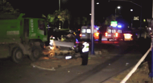 安徽马鞍山两车相撞致8死8伤 目击者：事发路口为临时红绿灯，客车疑超载