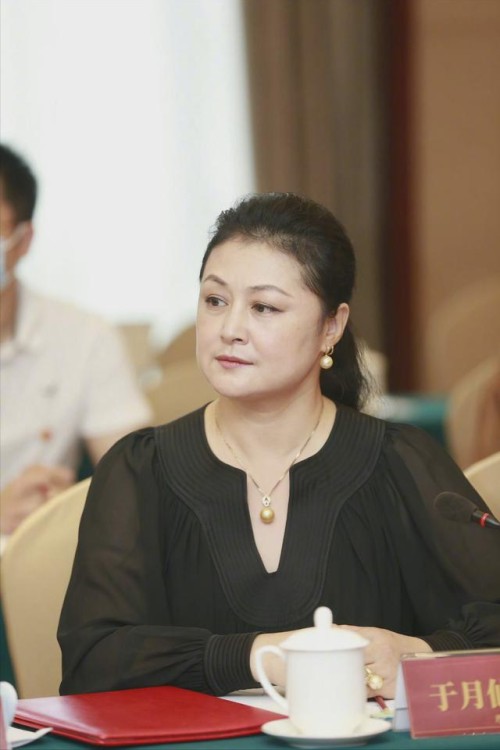 警方通报于月仙车祸事件和骆驼相撞于月仙不幸去世司机受伤